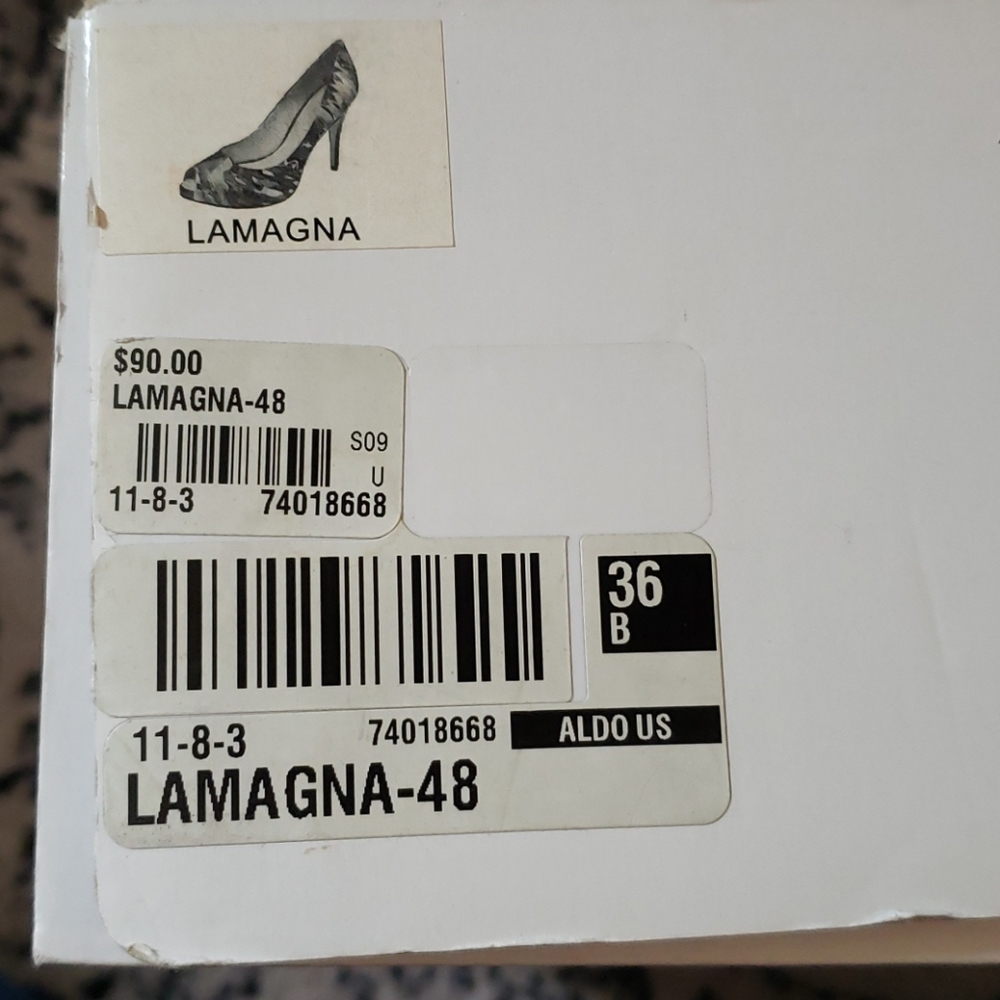 Heels - Picture 5 of 5